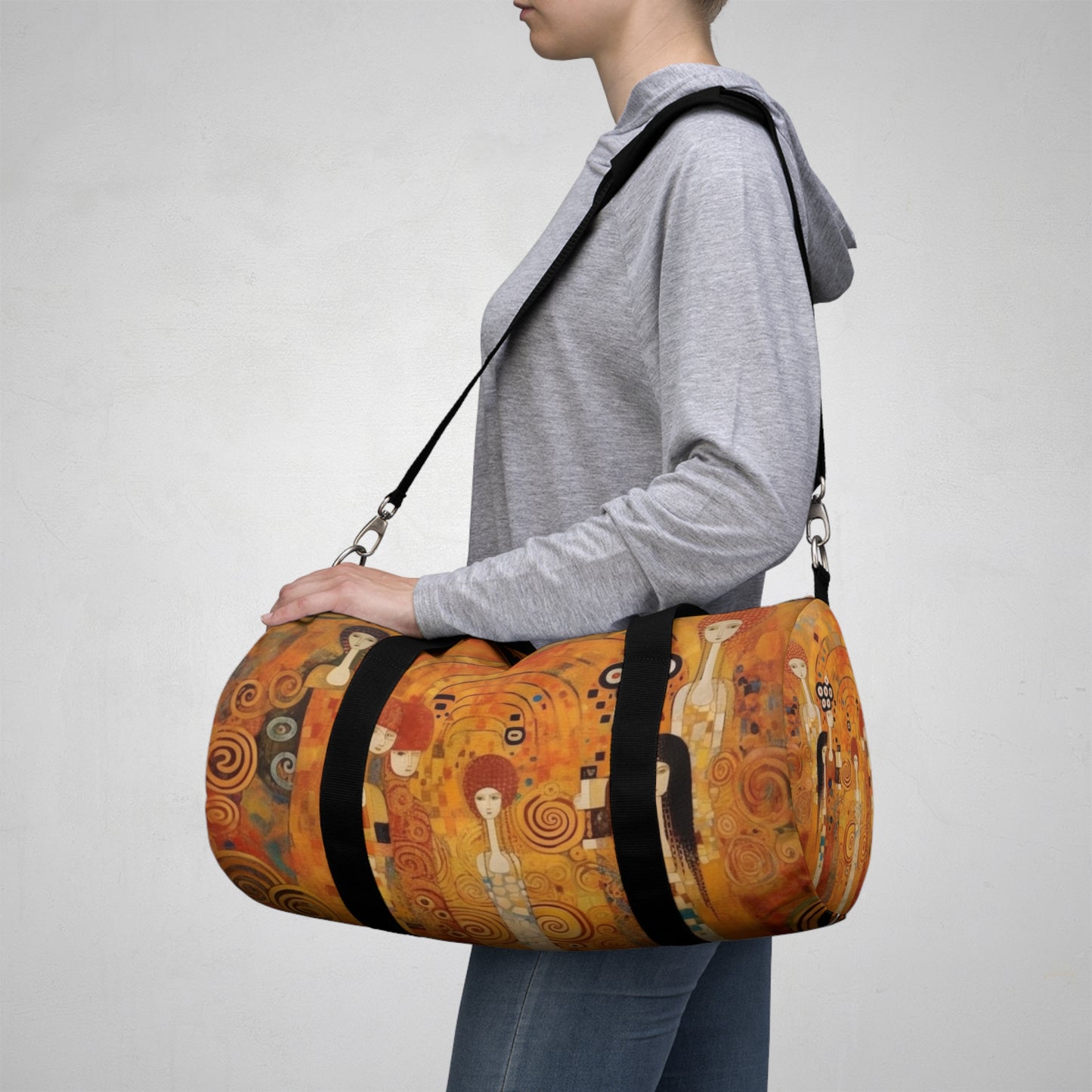 Timeless Beauty: Duffel Bag Reflecting the Fusion of Art and Fashion in the 19th Century