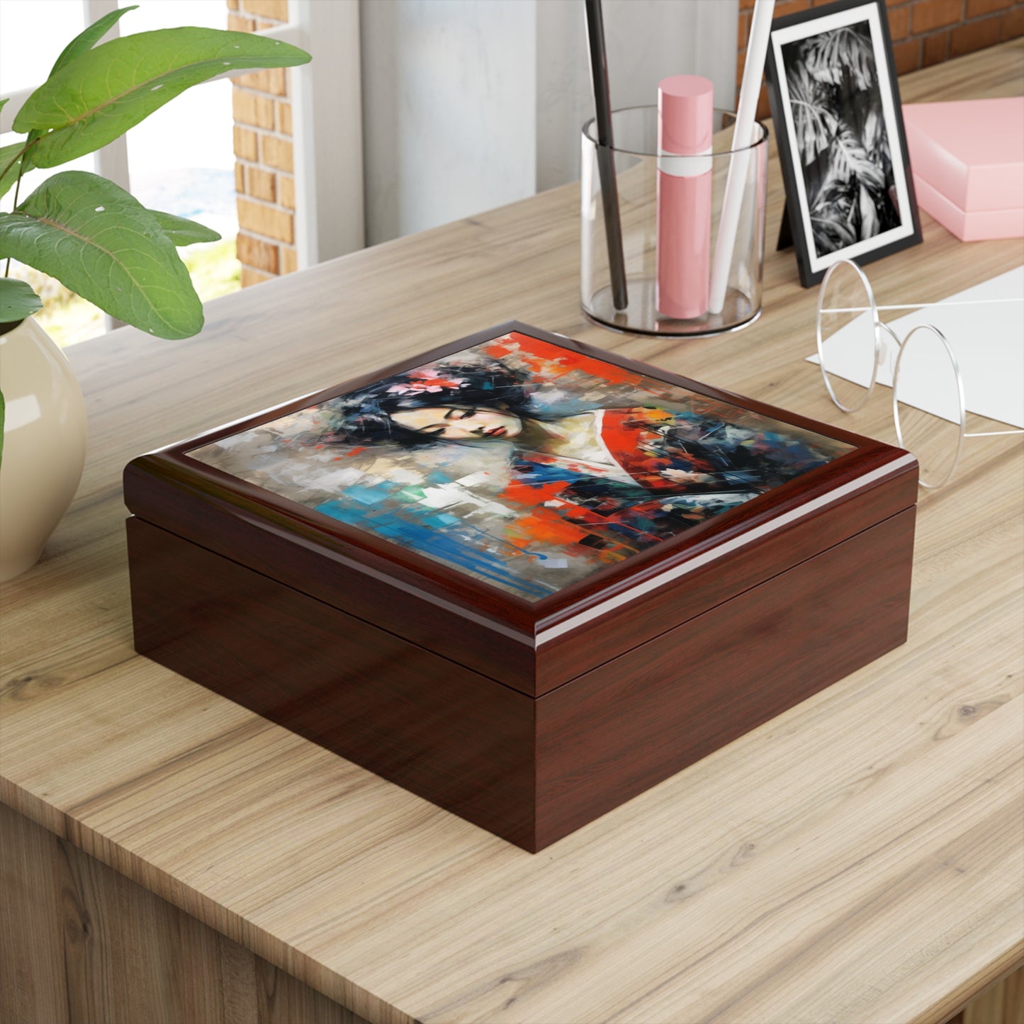 Jewelry Box with Geisha Art: Sip in Style with Japanese Artistic Flair