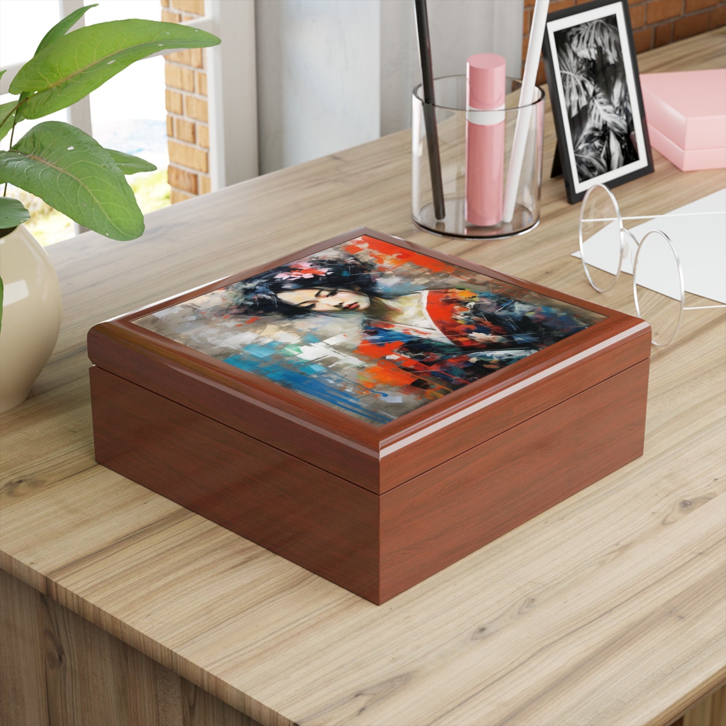 Jewelry Box with Geisha Art: Sip in Style with Japanese Artistic Flair