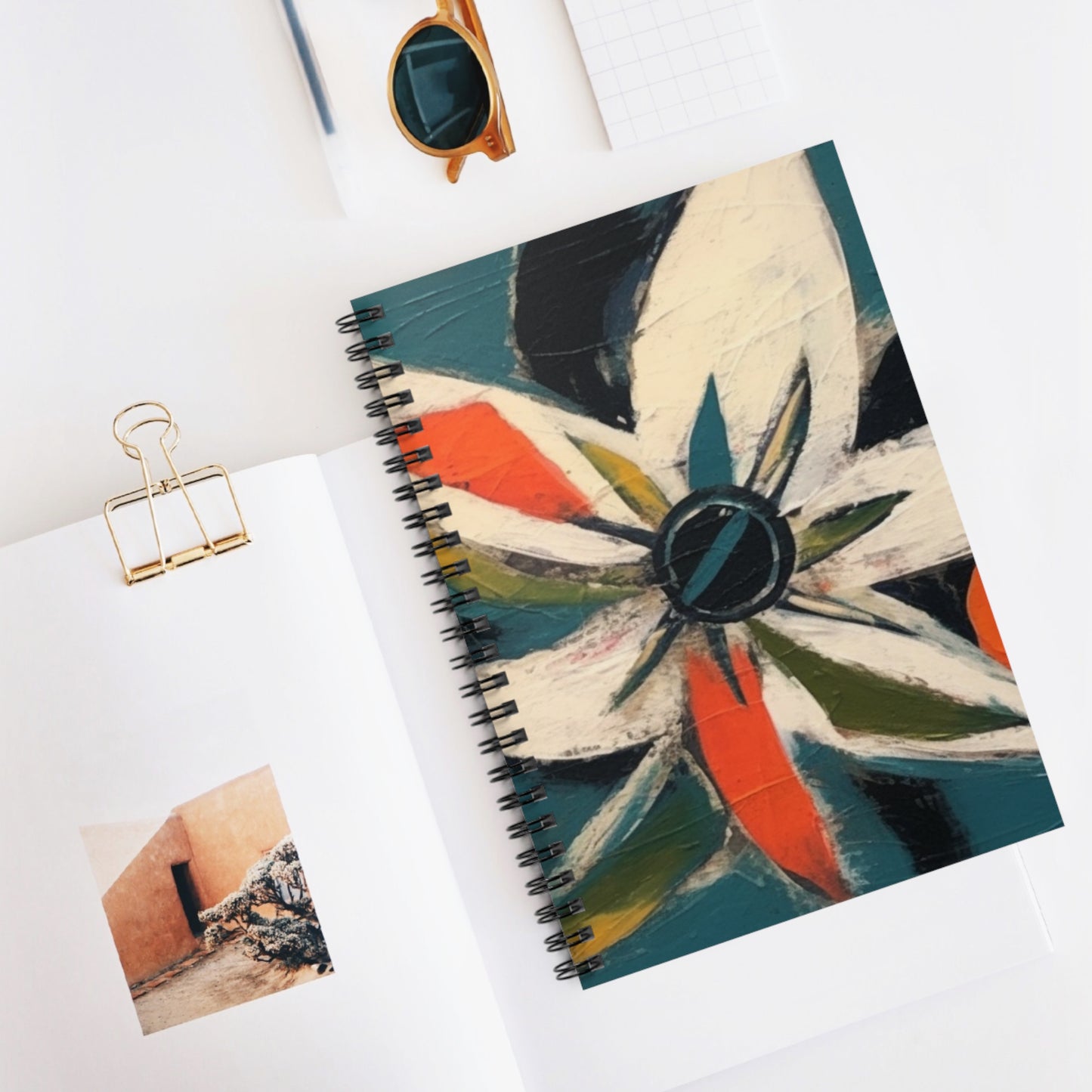 Midcentury Garden: Flower Drawings on a Vintage-Inspired Spiral Notebook for Vintage Fashion Enthusiasts