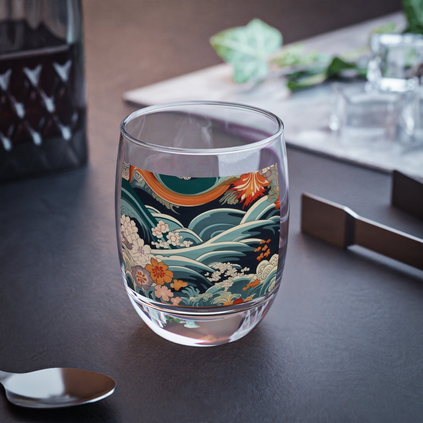 Elegant Kimono Whiskey Glass: Embrace Japanese Artistry