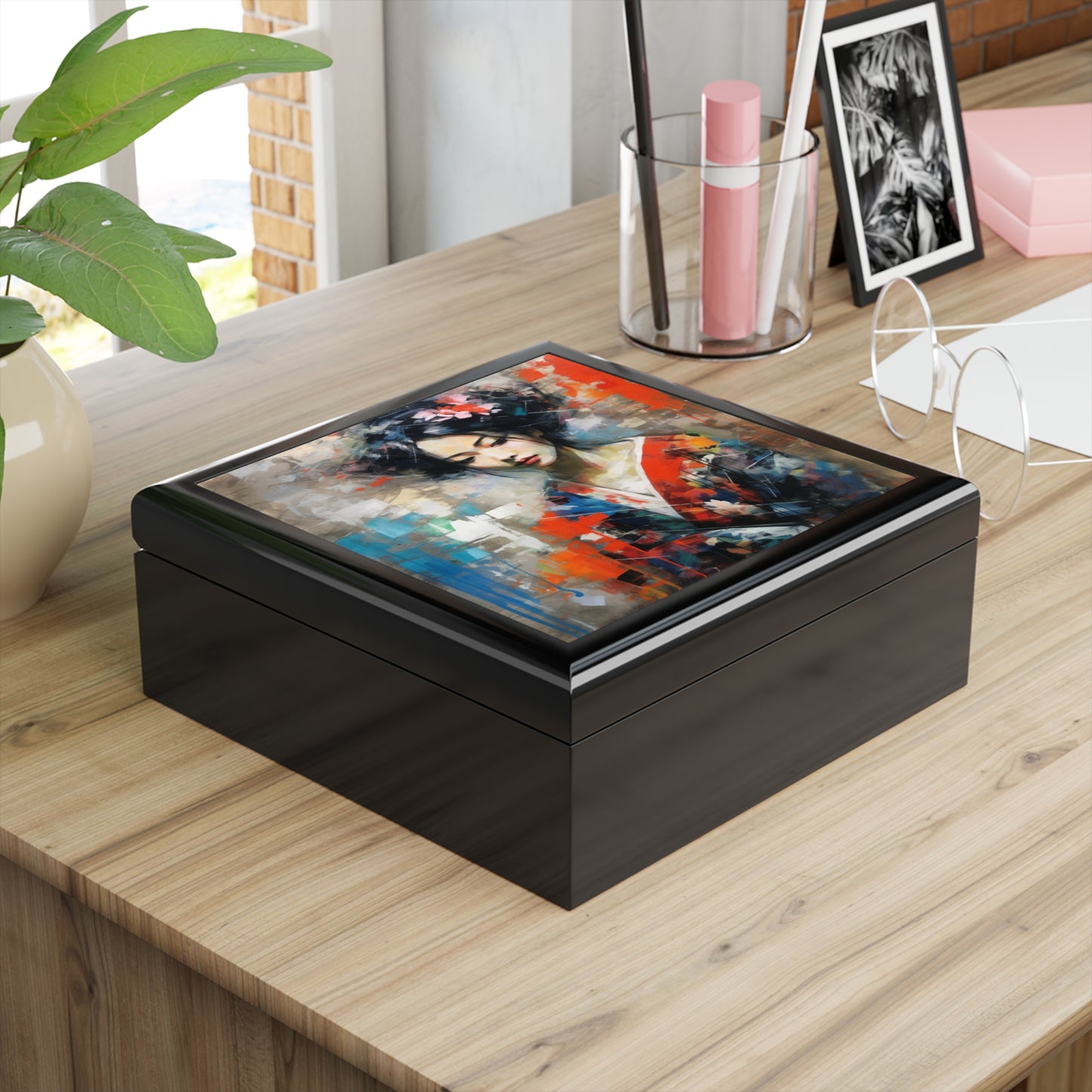 Jewelry Box with Geisha Art: Sip in Style with Japanese Artistic Flair