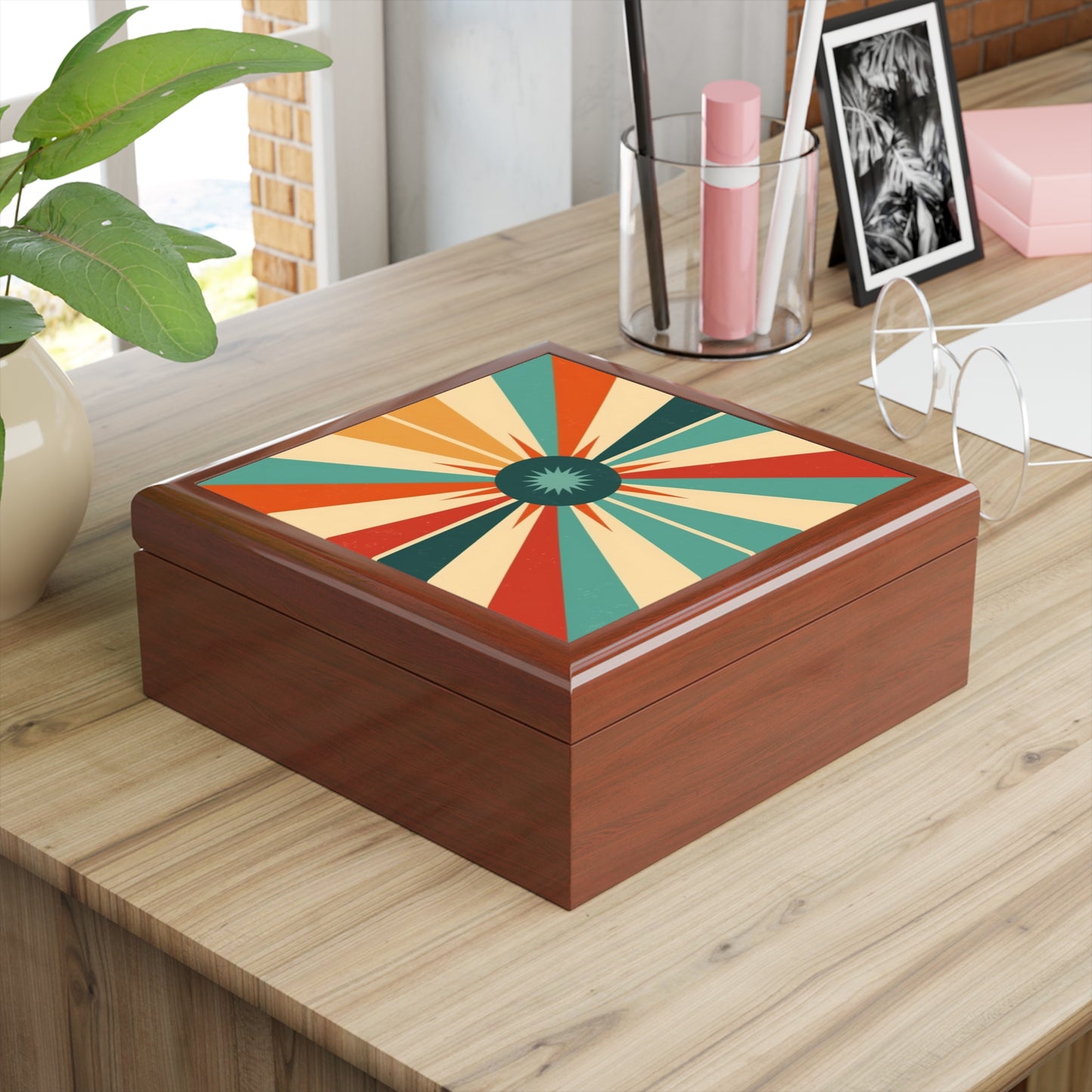 Vintage Fashion Inspiration: Starburst Candy Colored Jewelry Box with 1950s and 1960s Flair
