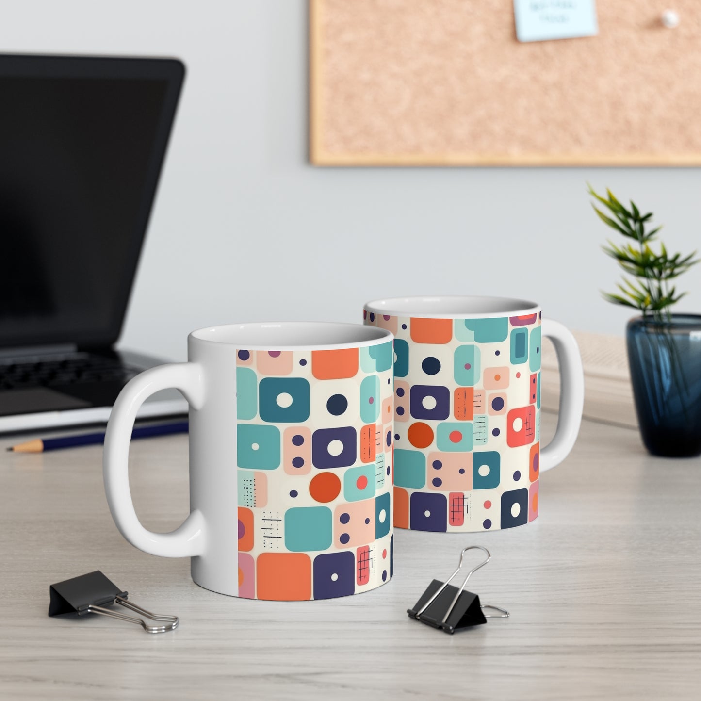 Retro Chic: Atomic Age-Inspired Mug with Midcentury Modern Design and 1960s Fashion