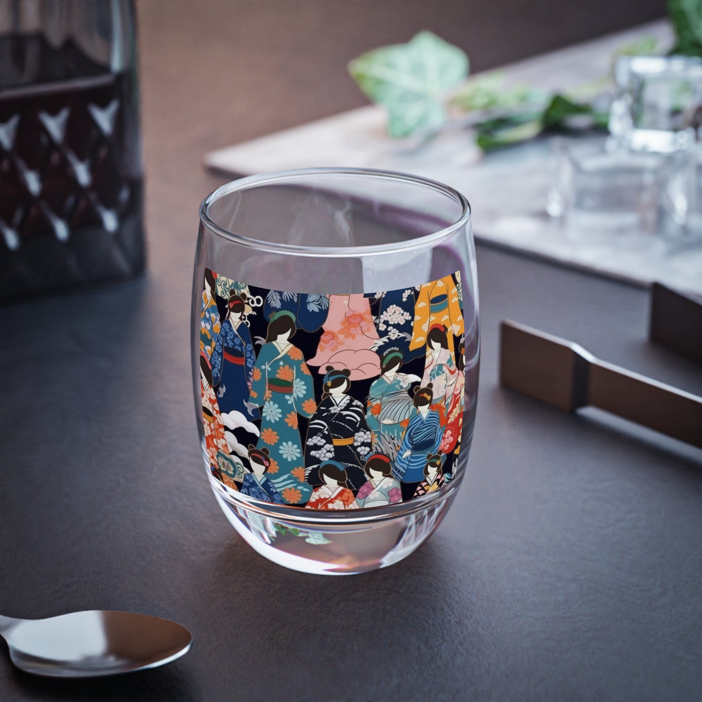 Kimono Dreams Whiskey Glass: Experience Japanese Elegance