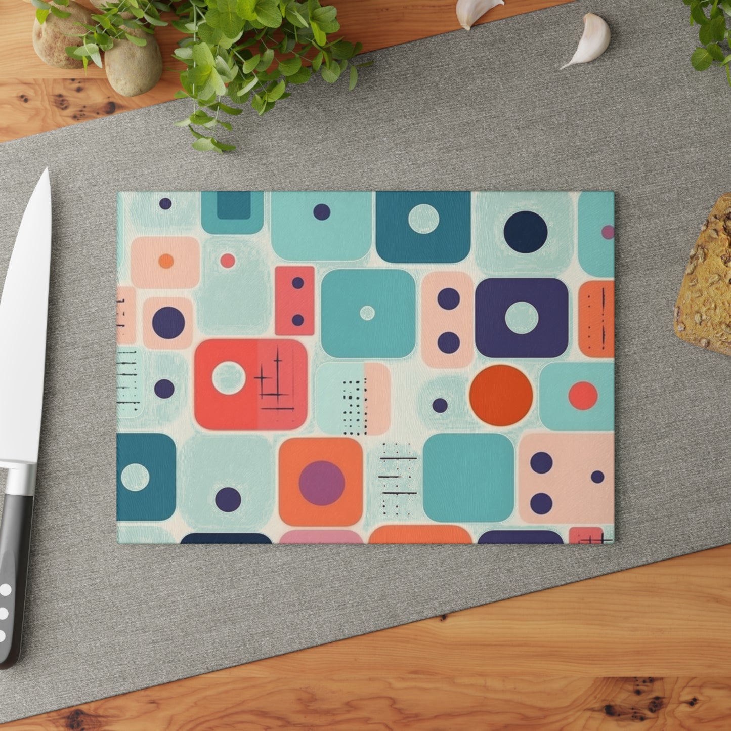 Retro Chic: Atomic Age-Inspired Glass Cutting Board with Midcentury Modern Design and 1960s Fashion