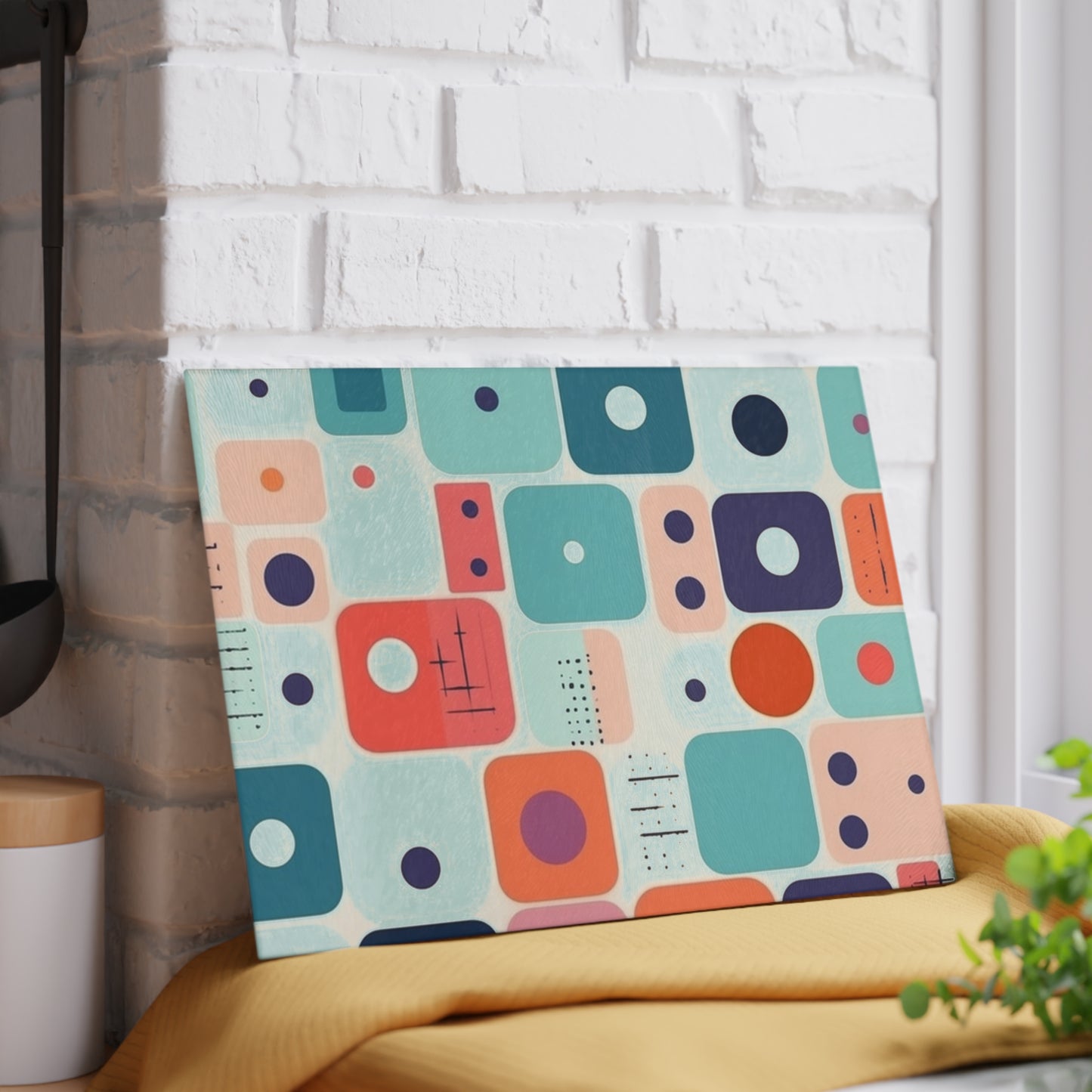 Retro Chic: Atomic Age-Inspired Glass Cutting Board with Midcentury Modern Design and 1960s Fashion